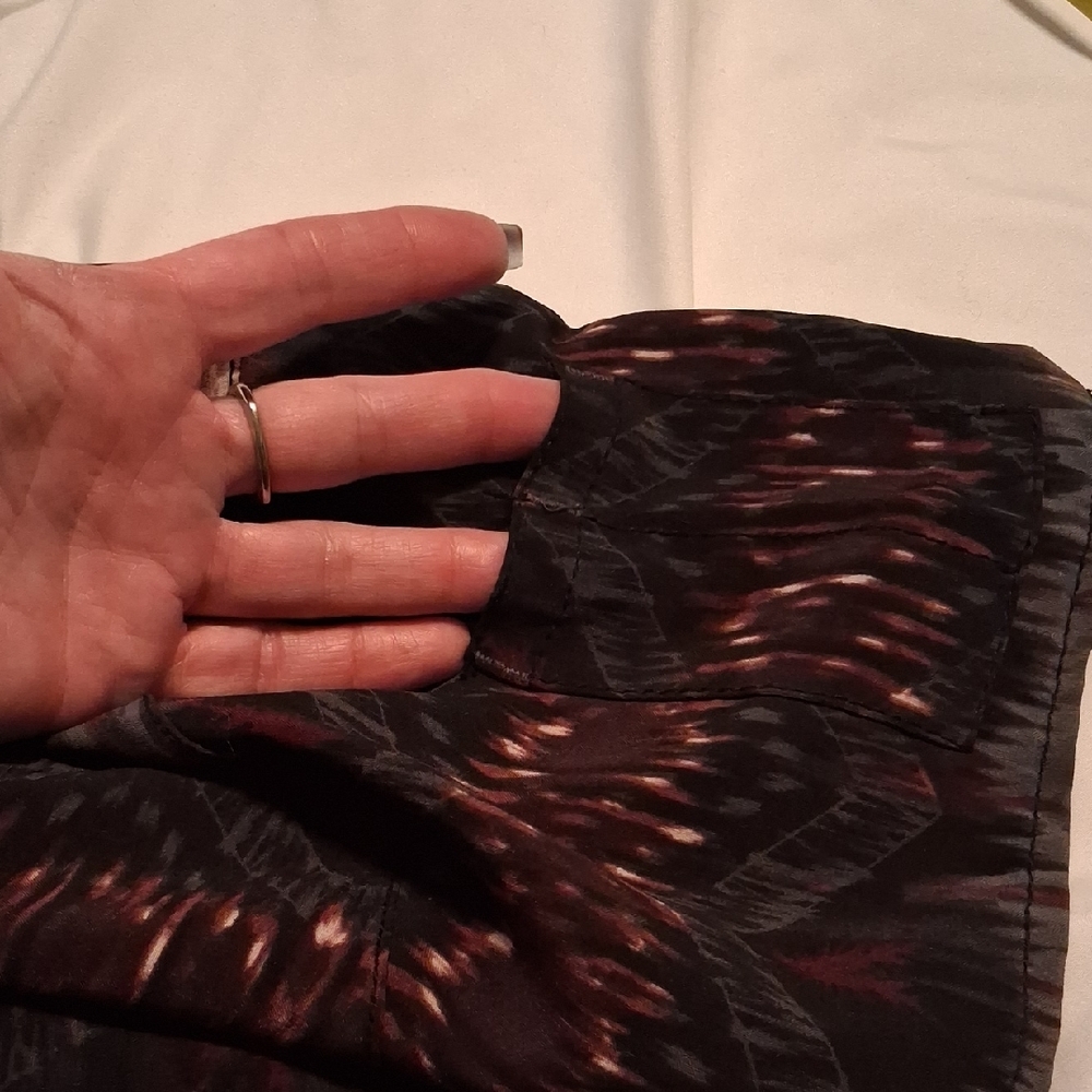 Patterned V-Neck Top - image 6